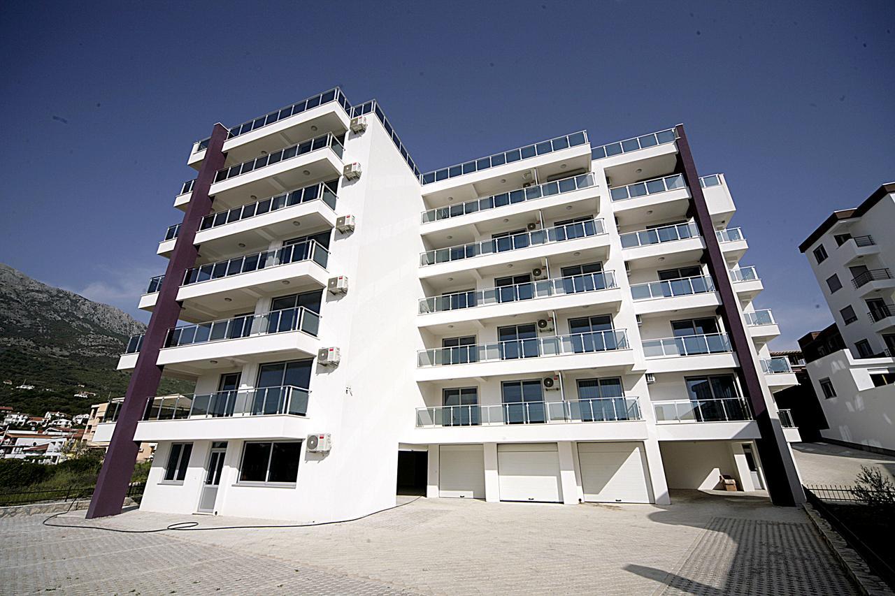 Sea Star Apartment Dobra Voda Extérieur photo