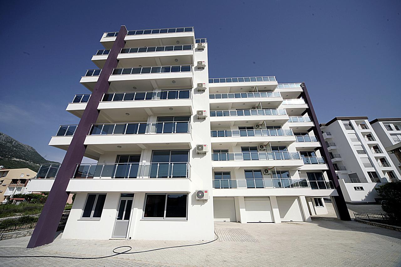 Sea Star Apartment Dobra Voda Extérieur photo