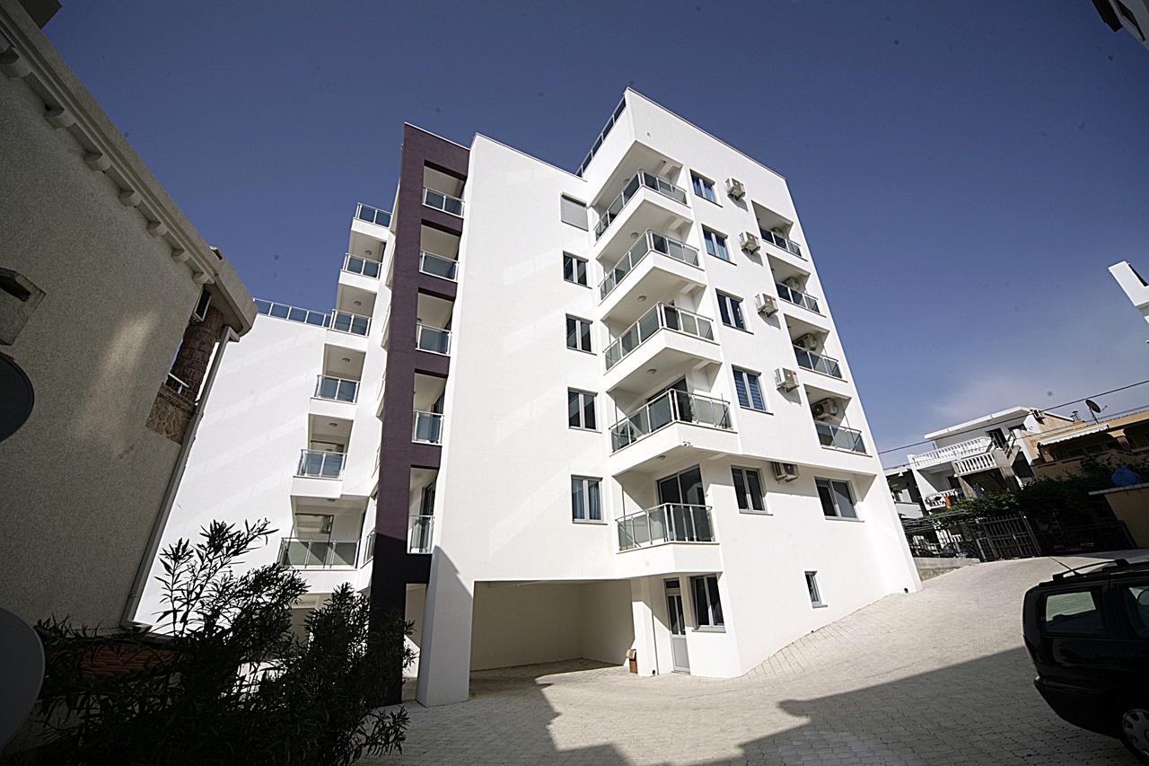 Sea Star Apartment Dobra Voda Extérieur photo